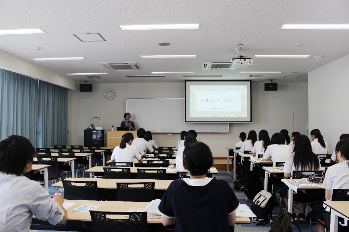 ~講話「看護の仕事について」 鳥取看護大学 出石助教~