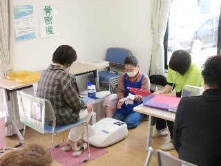 「まちの保健室」in 堺町自治公民館