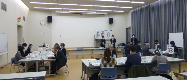 △出前県議会の様子