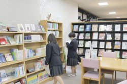 付属図書館本館