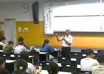 1年生対象キャリアガイダンス　学長講話「学ぶこと、働くこと、そして生きること　～鳥取看護大学1年生へのメッセージ～　」を実施しました